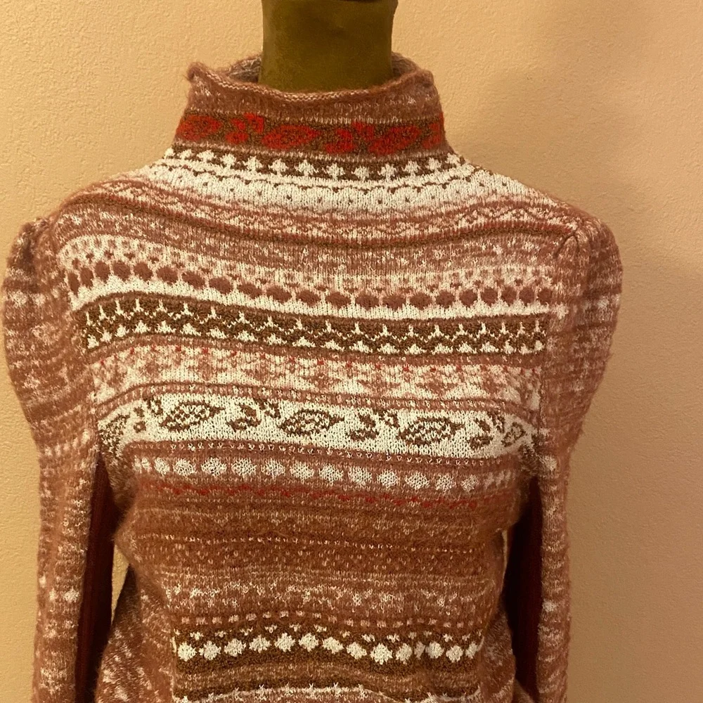 Free People Maroon and White Turtleneck Sweater